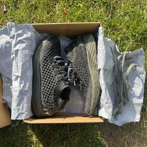 BLACK IVY KNIT RUNNER (WOMEN'S) NO BULL